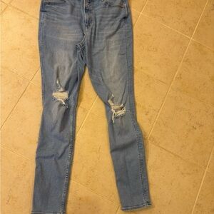 Old Navy Women's Light Wash Distressed High Rise Rockstar Super Skinny Size 16 T